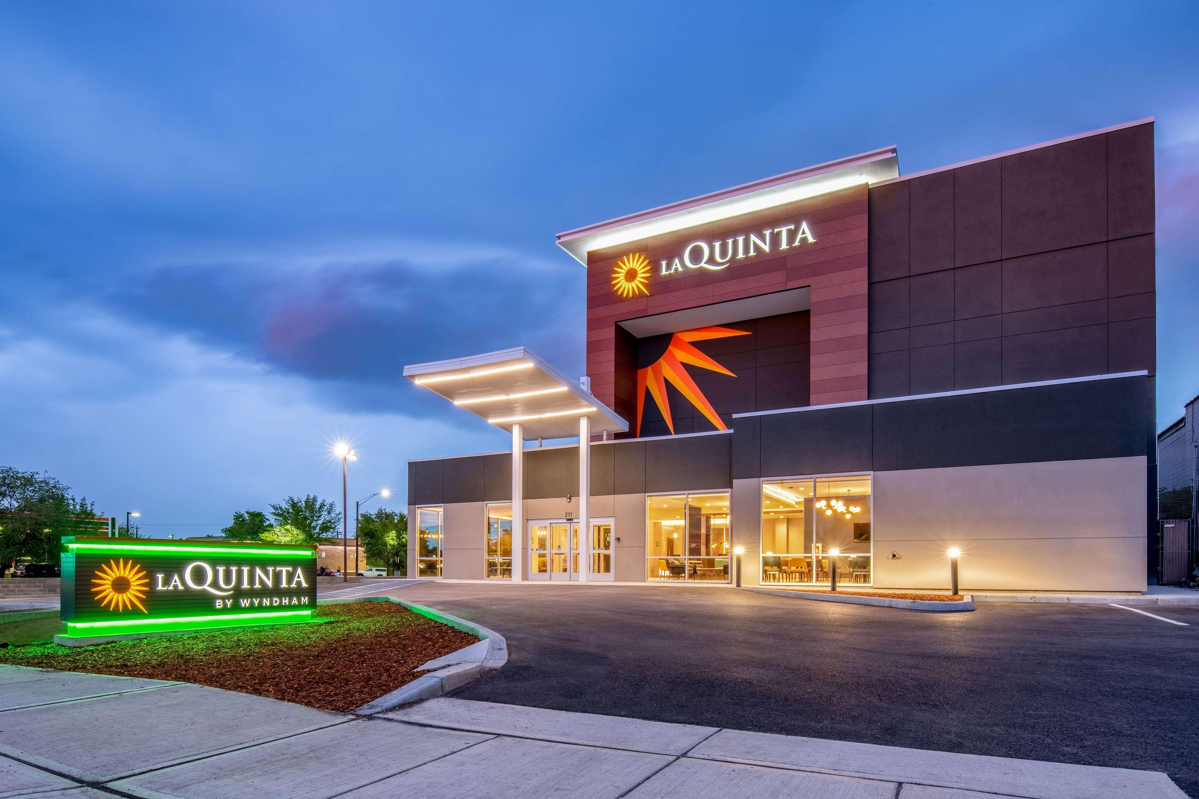 La Quinta Inn & Suites By Wyndham Spokane Downtown Экстерьер фото